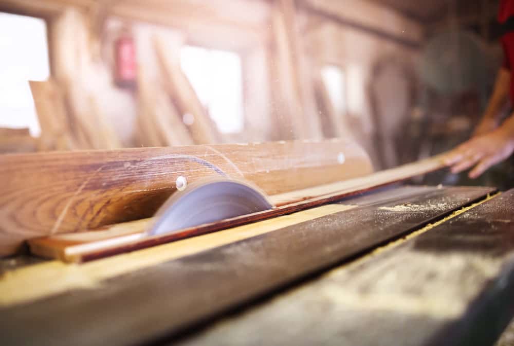 What Is The Difference Between A Hybrid Table Saw And A Cabinet Saw