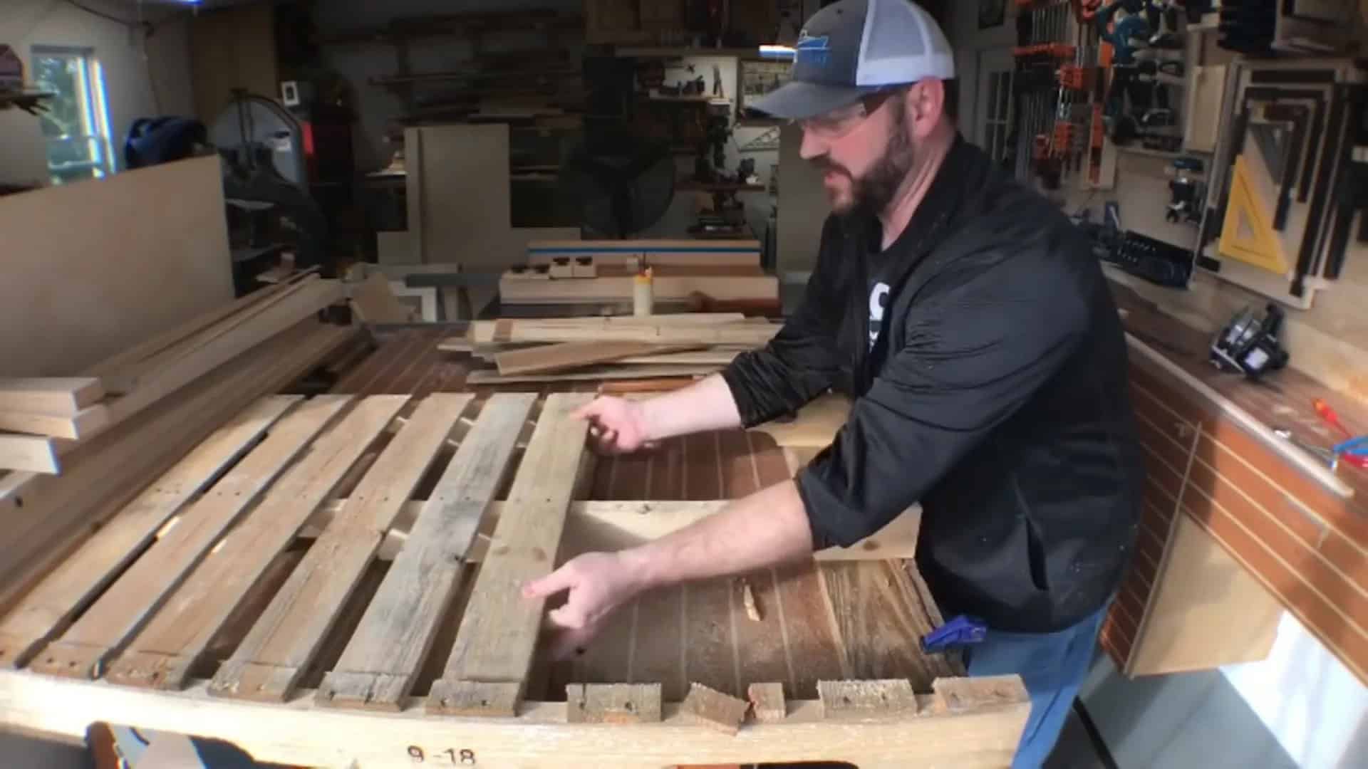 Build A Mobile Pallet Wood Table