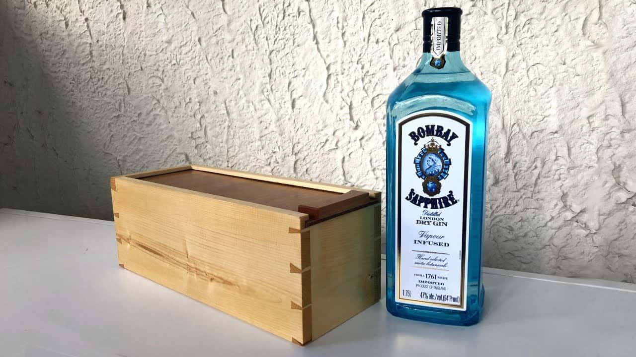 Hand-Cut Dovetail Liquor Bottle Box from Scrap Wood