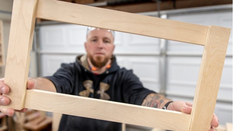 Super Simple Router Jig for Accurate and Repeatable Dados