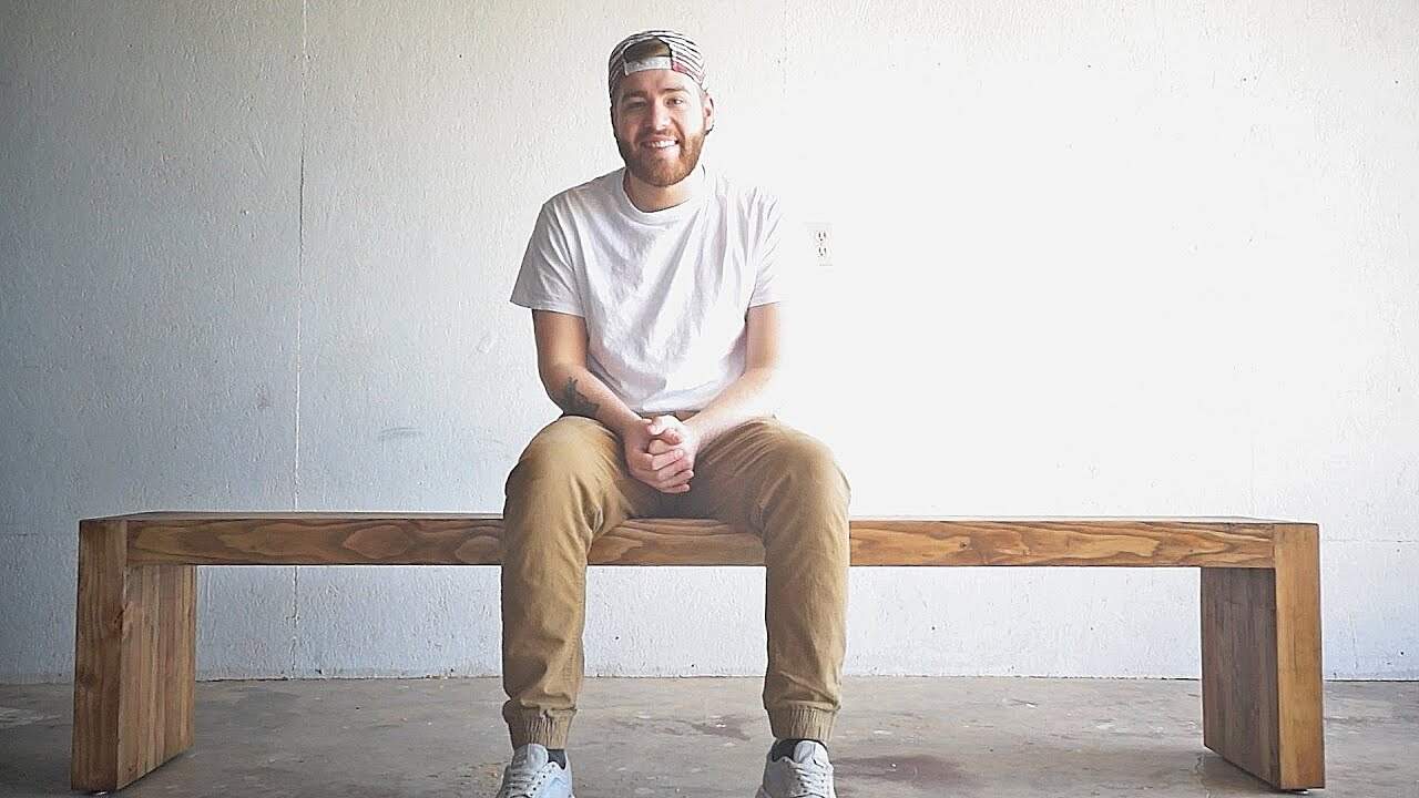 Modern Outdoor Bench with Box Joint Design