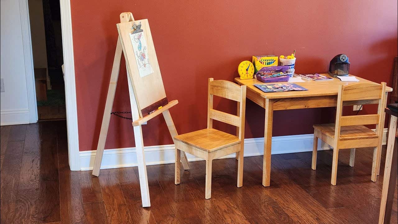 Chalkboard and Clipboard Easel – A One-Day Kids Project