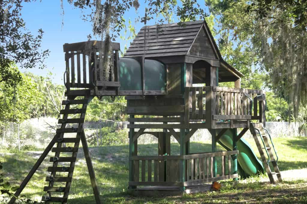 How to Restore A Wooden Swing Set