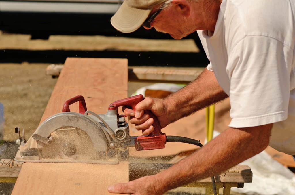 Worm Drive vs. Direct Drive Circular Saw: Which One Should You Choose?