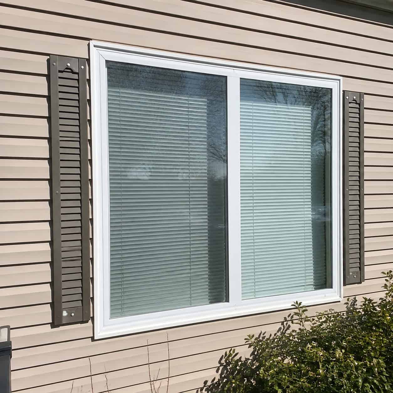 Vinyl Shutters Too Narrow to Ever Close