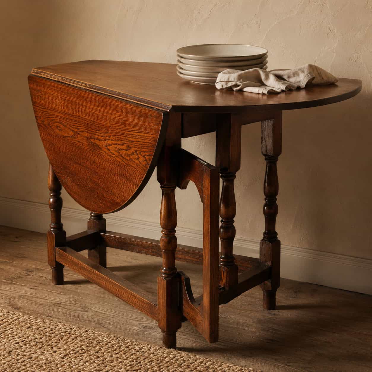 The Drop-Leaf Gateleg Table