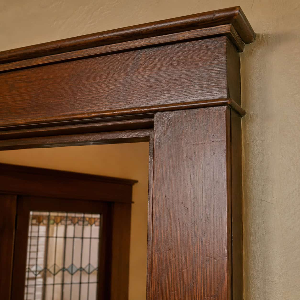 Craftsman Casing With a Head Cap