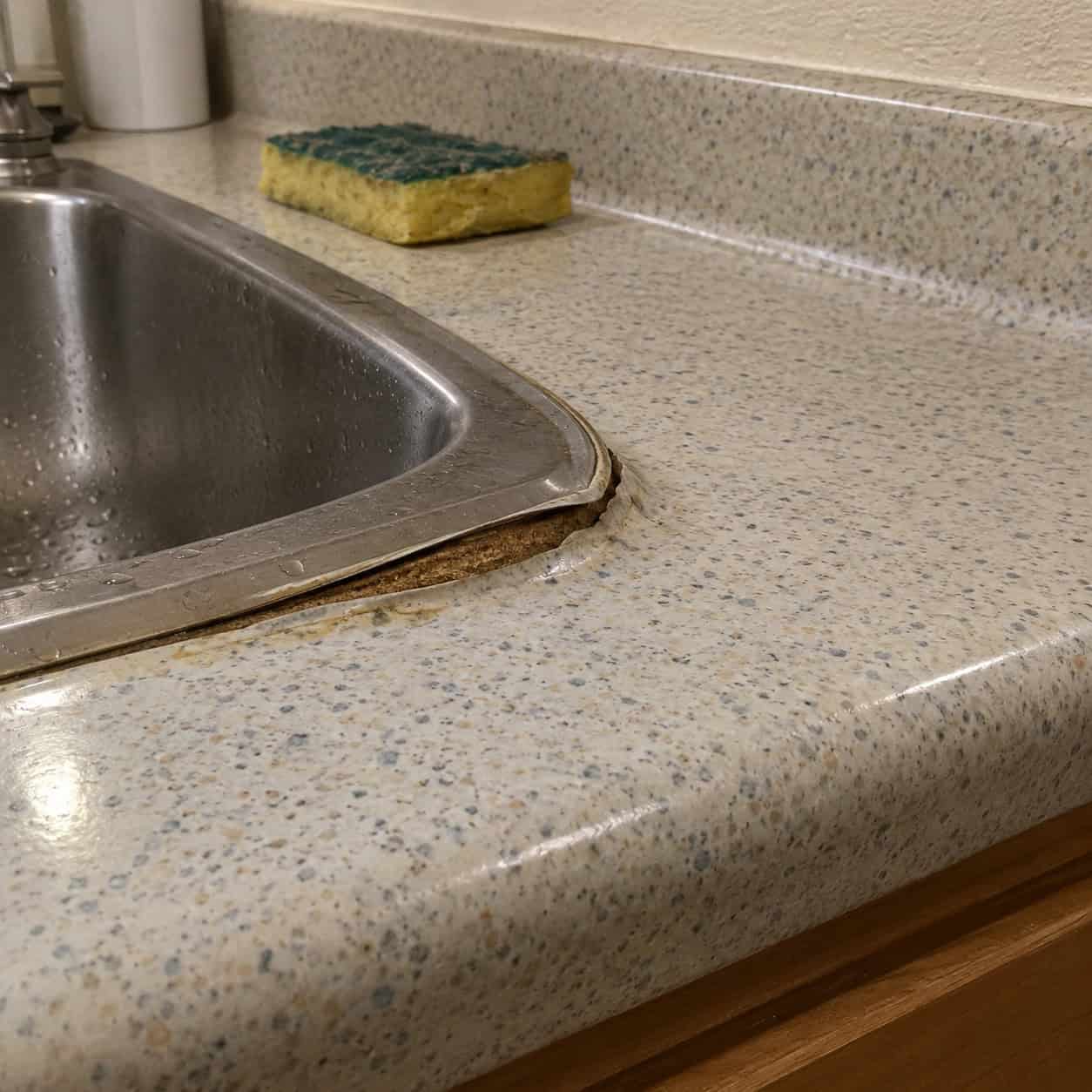 Builder-Grade Post-Form Laminate With the Rolled Edge