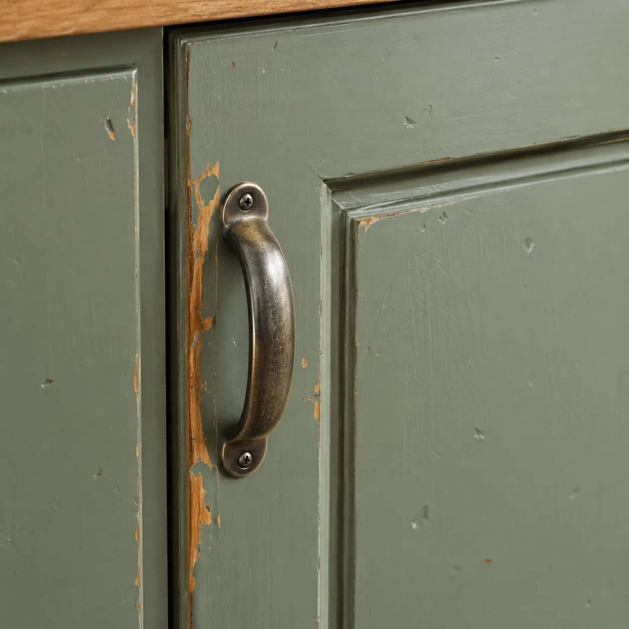 Wall Paint on Kitchen Cabinets