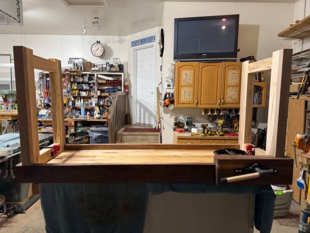 Test fitting the frame over the top, with the vise mounted to the walnut edge.
